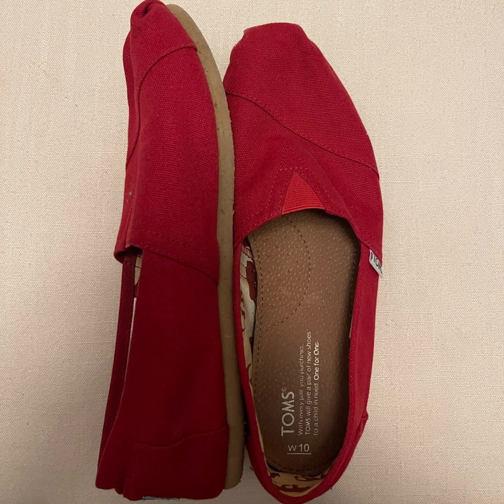Red Woman’s Toms